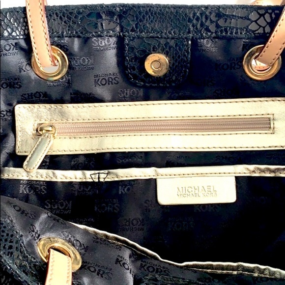 Michael Kors Black Python Leather Jet Set Tote - Picture 6 of 8